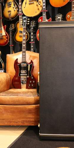 Gibson SG Standard "Large Guard" Maestro Vibrola Cherry Red de 1968