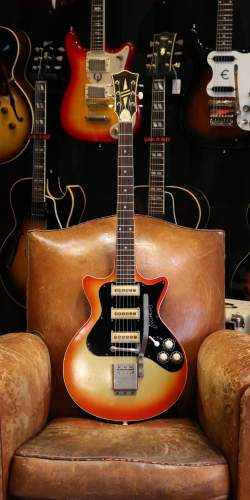 Framez Hollywood 3 Pickups Sparkleburst 1960's