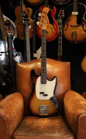 Fender Mustang Bass Sunburst 1975