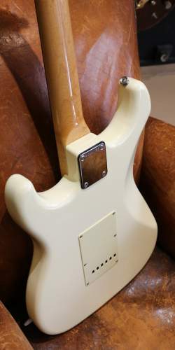 Squier Standard Stratocaster ST-362 Artic White (MIJ) de 1985