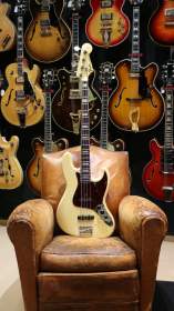 Fender Jazz Bass Olympic White (Matching Headstock) de 1971