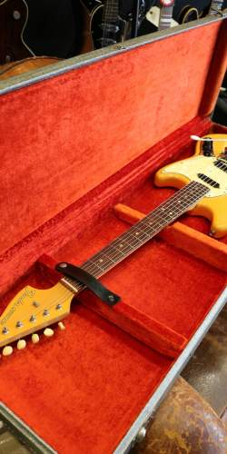 Fender Mustang Yellow Competition (Matching Headstock) de 1969
