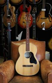 Crucianelli 80 Classique Natural de 1972