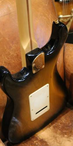 Fender 50th Anniversary American Deluxe Stratocaster Sunburst de 2004