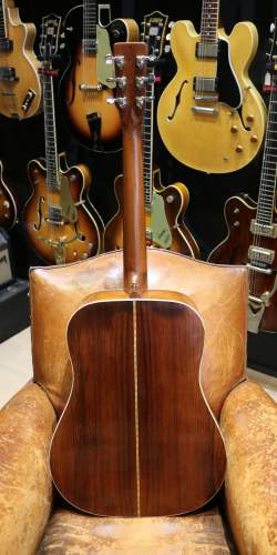 Martin D-28 Naturelle de 1957 (restaurée)