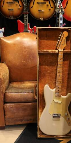 Fender Musicmaster Desert Sand de 1959