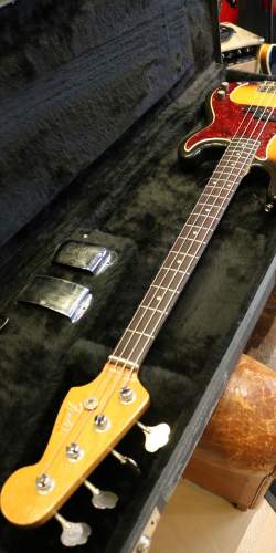 Fender Precision Sunburst de 1966
