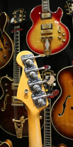 Fender Jazz Bass Lake Placid Blue (Matching Headstock) de 1966