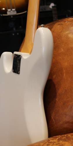Fender Jazz Bass Olympic White Serie L de 1965
