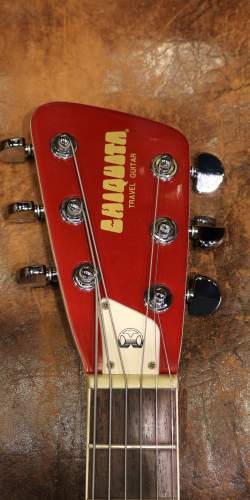 Hondo Chiquita Candy Apple Red + Hardcase des 1980's