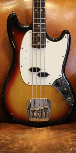 Fender Mustang Bass Sunburst 1975