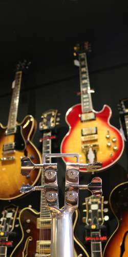 Travis Bean TB 2000 natural Koa de 1976-77