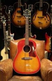 Gibson J-45 Cherryburst de 1966