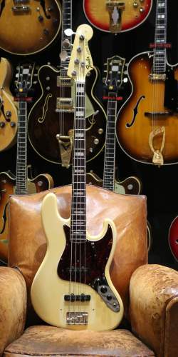 Fender Jazz Bass Olympic White (Matching Headstock) de 1971