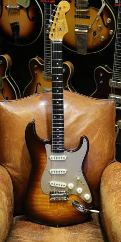 Fender Custom Shop Artisan Tamo Ash Stratocaster de 2018