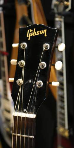 Gibson LG-1 Sunburst de 1963