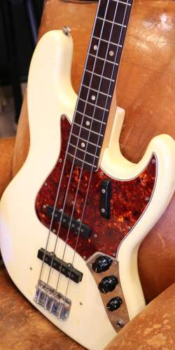 Fender Jazz Bass Olympic White (Matching Headstock) de 1965