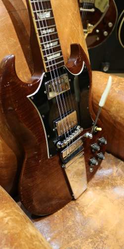 Gibson SG Standard "Large Guard Maestro" Vibrola Cherry de 1969