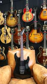 Jackson San Dimas Custom Shop Bolt On Black de 1986, signée par Grover Jackson lui-même !