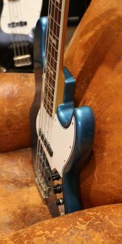 Fender Jazz Bass Lake Placid Blue (Matching Headstock) de 1966