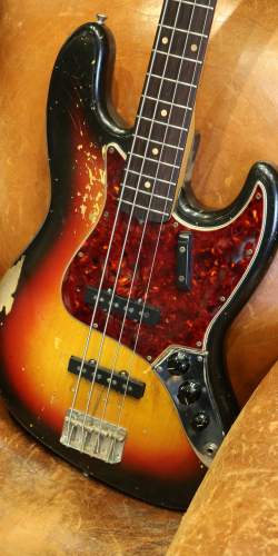 Fender Jazz Bass Sunburst de 1962
