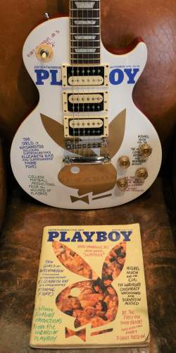 Gibson Les Paul Traditionnal 3 Pickup 2000's Custom Finish (Playboy 1976)