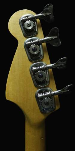 Fender Musicmaster Bass Red de 1975