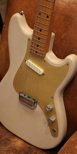 Fender Musicmaster Desert Sand de 1959
