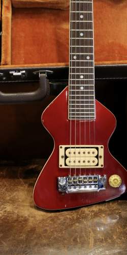 Hondo Chiquita Candy Apple Red + HardCase & Amp des 1980's