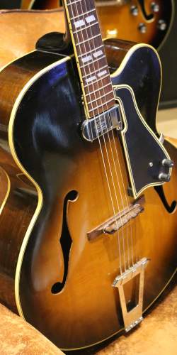 Gibson L7-C Sunburst de 1961