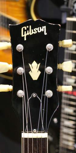 Gibson SG Standard "Large Guard" Maestro Vibrola Cherry Red de 1968