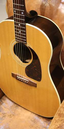 Gibson J-45 Natural de 1990