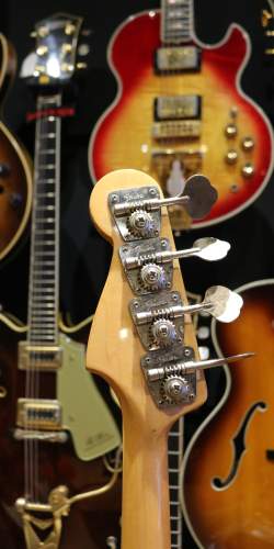 Fender Jazz Bass Olympic White (Matching Headstock) de 1971