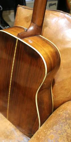 Martin D-28 Naturelle de 1957 (restaurée)