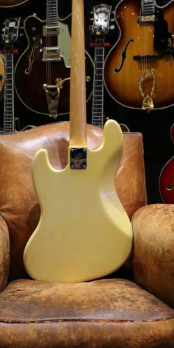 Fender Jazz Bass Olympic White (Matching Headstock) de 1971